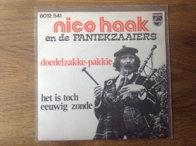 single nico haak en de paniekzaaiers, Cd's en Dvd's, 7 inch, Ophalen of Verzenden, Beschermende buitenhoes, Nederlandstalig