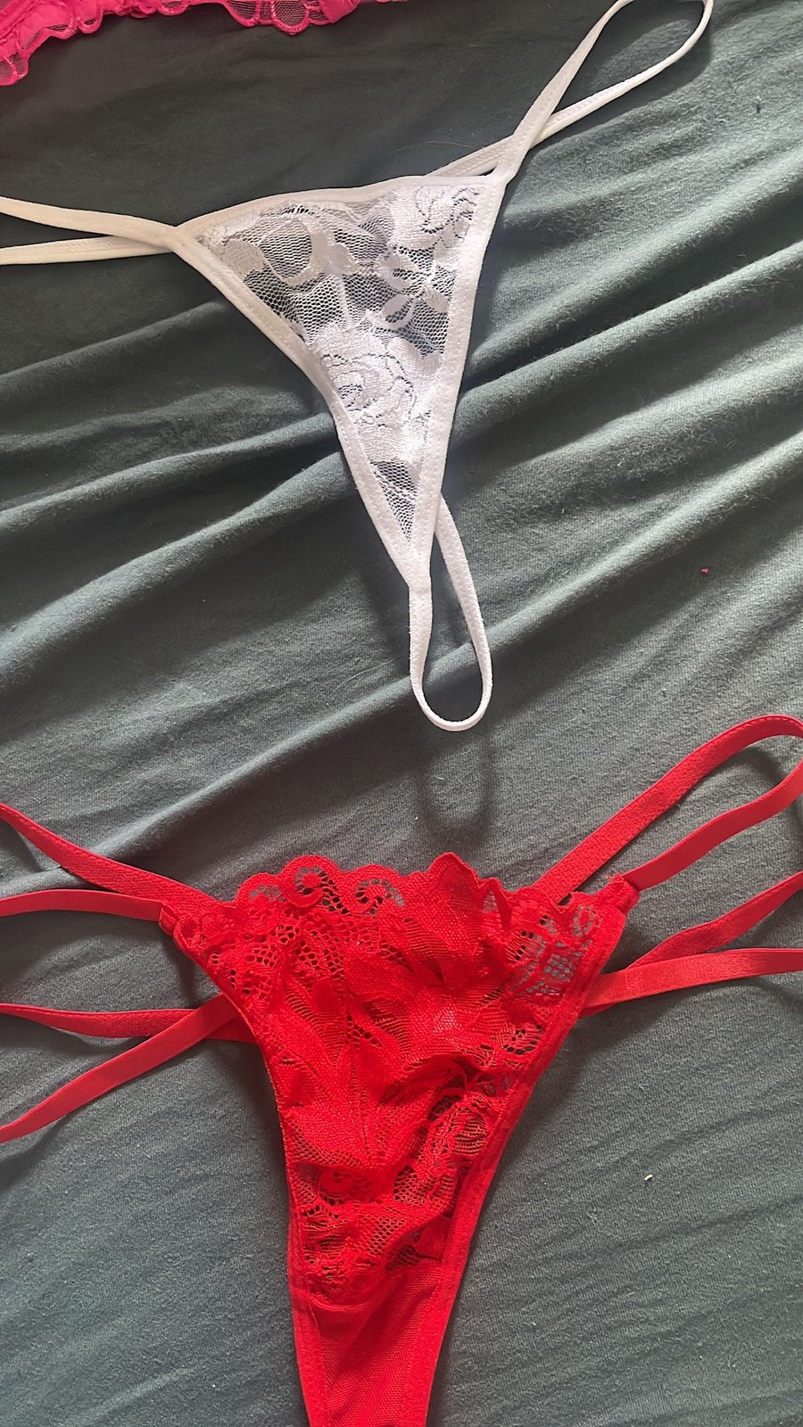 Mini strings rood en wit - met touwtjes, Vêtements | Femmes, Sous-vêtements & Lingerie, Enlèvement ou Envoi, Rouge, String
