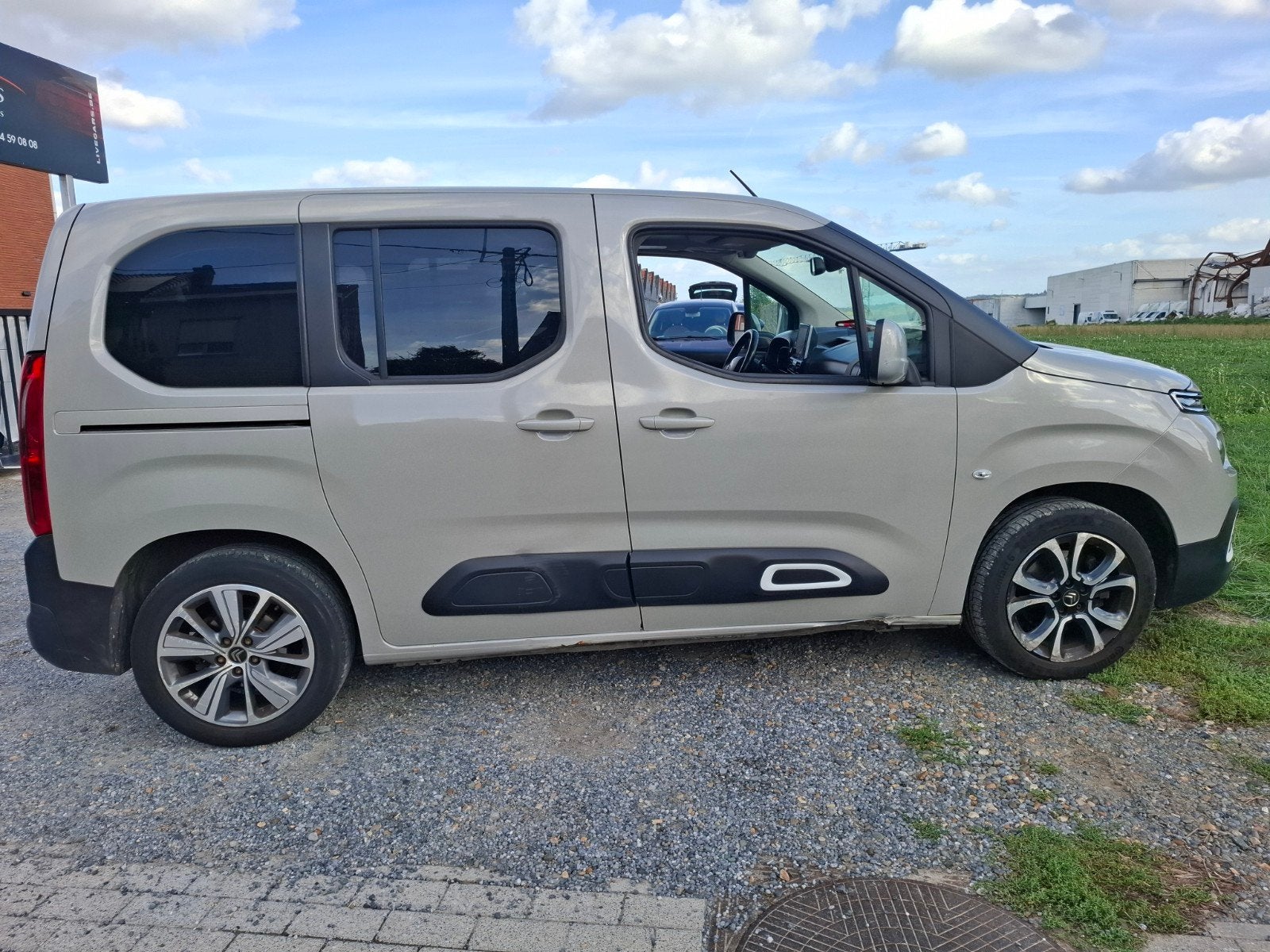 BERLINGO 1.2 ESSENCE  BOÎTE AUTOMATIQUE  FULL OPTIONS, Autos, Cuir, Argent ou Gris, Achat, Euro 6