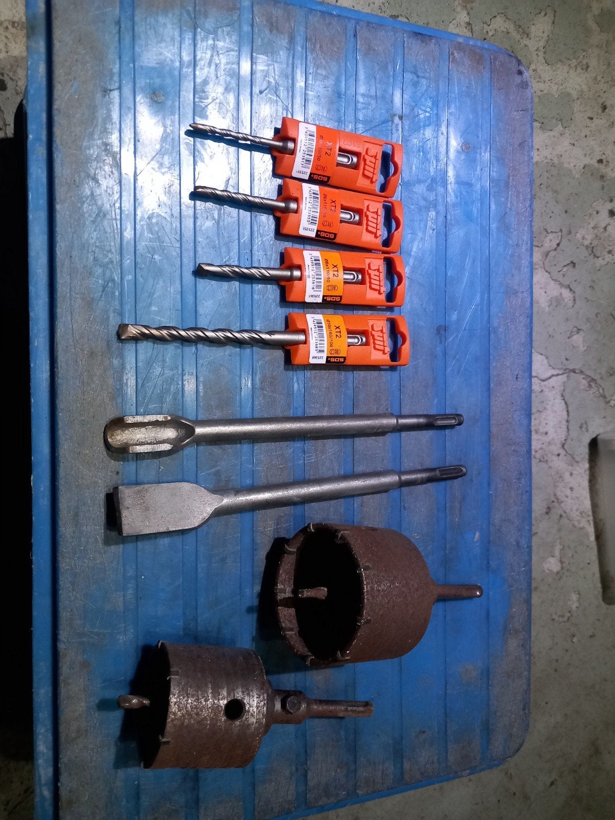 6st hilti betonboringen en 2st betonbeitels., Enlèvement