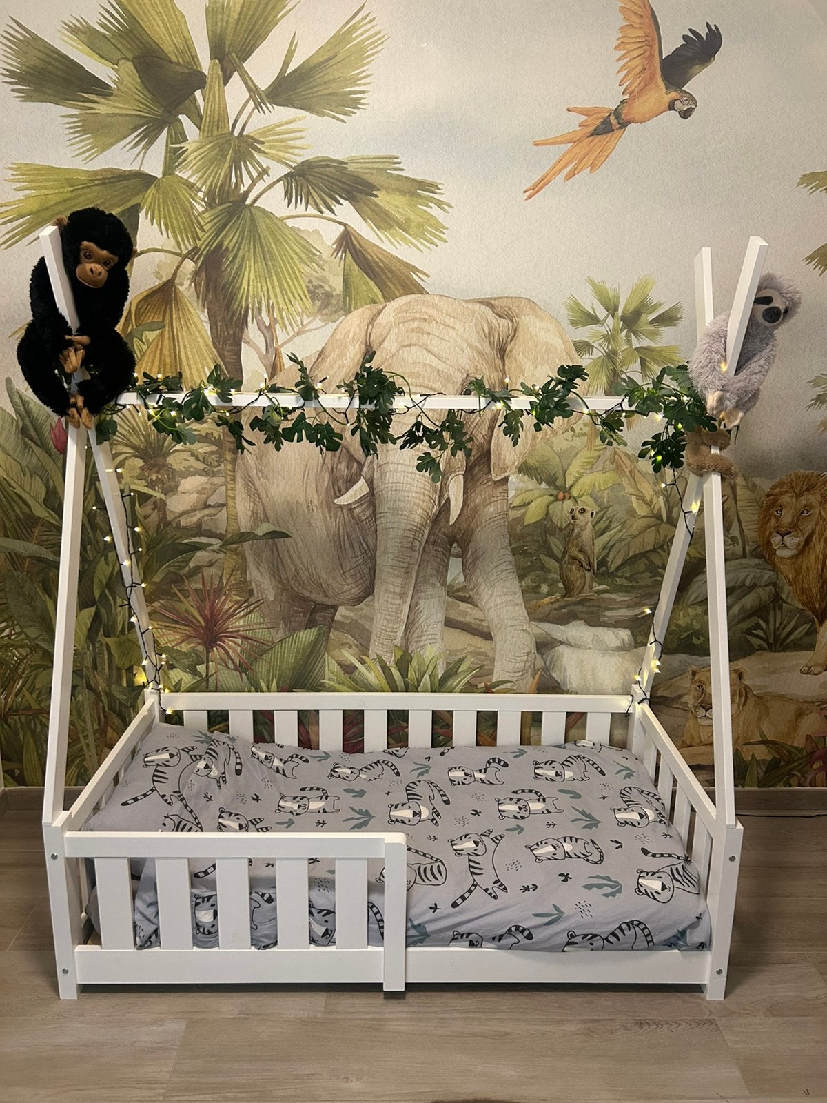 Kinderbed wit Tipi met uitvalbeveiliging, Ophalen, Zo goed als nieuw, Matras