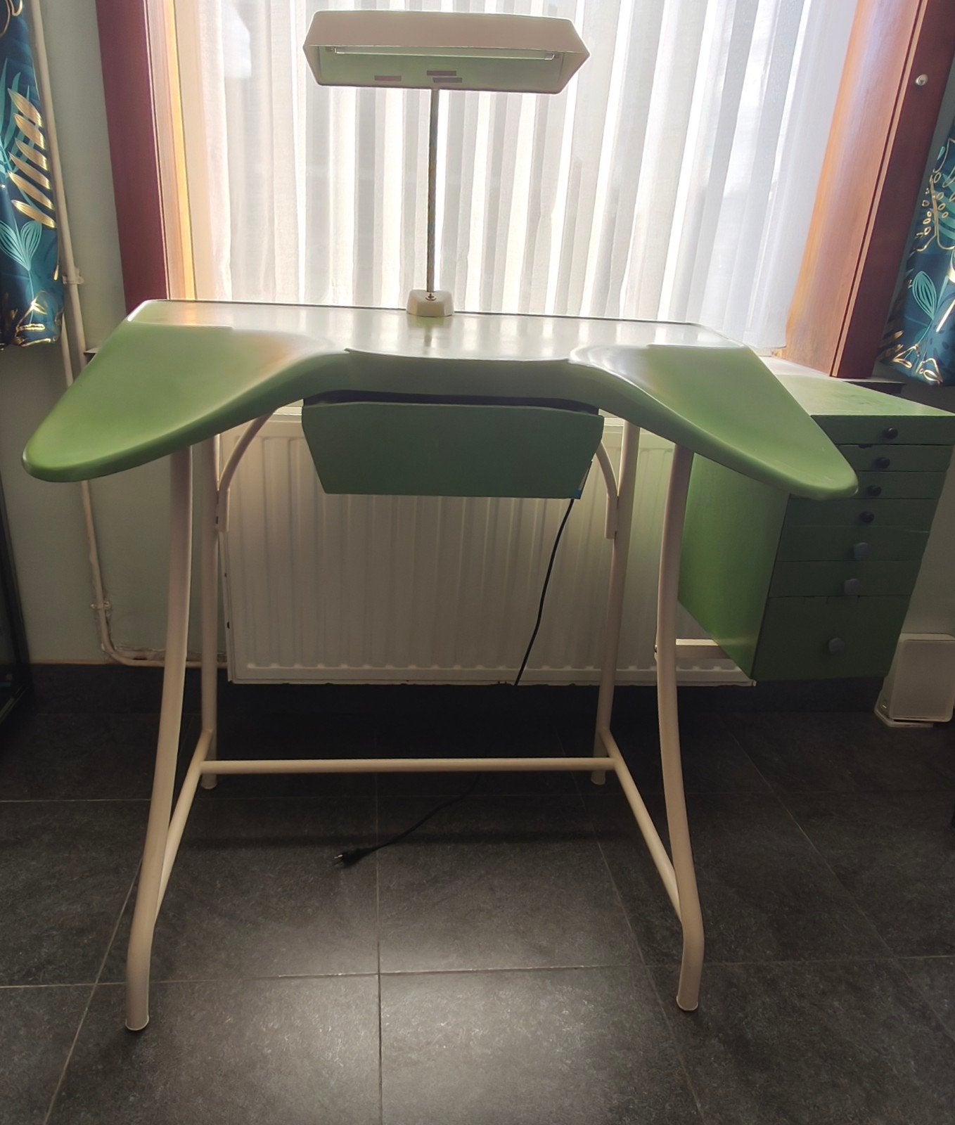 Bureau d'horloger en fibre de verre, Maison & Meubles, Enlèvement, Comme neuf