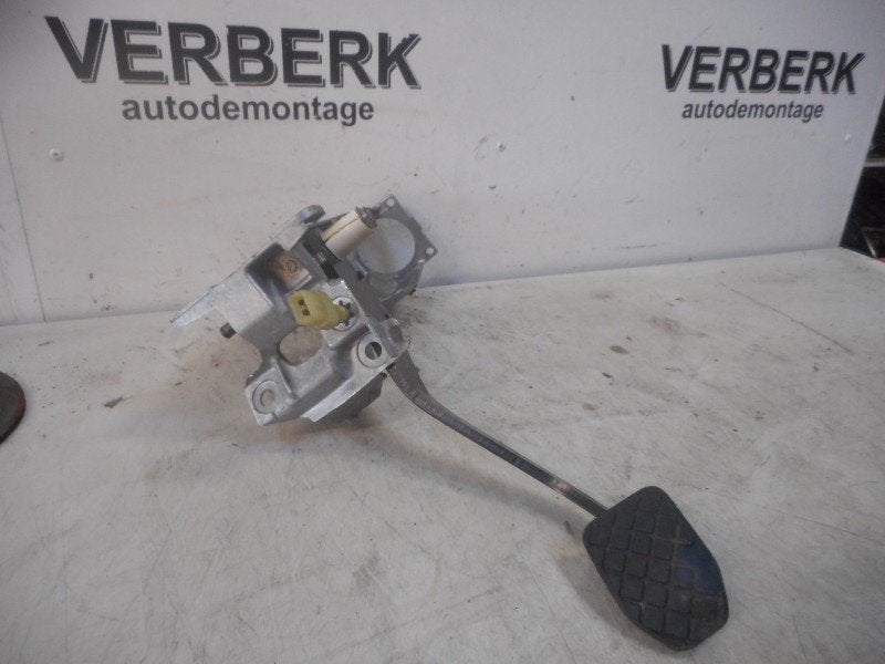 REMPEDAAL Audi A6 (C4) (01-1994/10-1997) (4a1721115b), Auto-onderdelen, Info@audi.de, Audi, Audi AG, Gebruikt