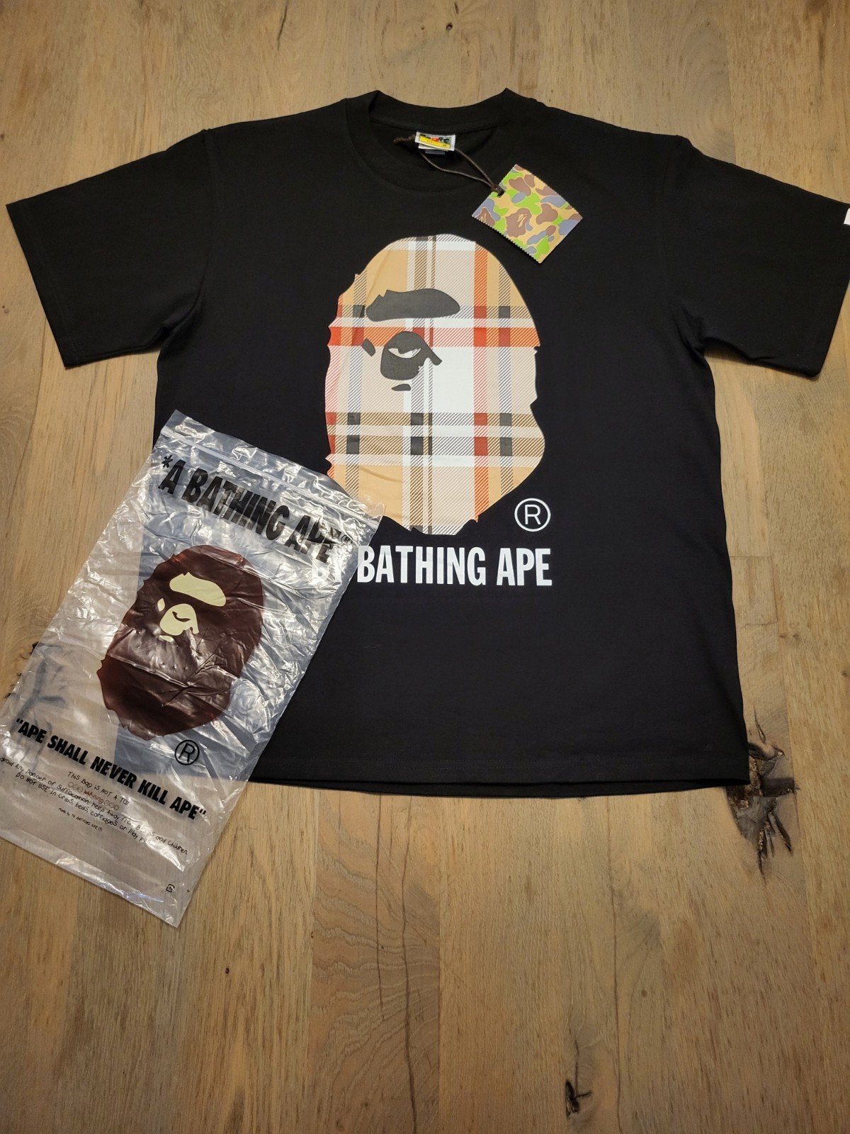 bape burberry t-shirt, Maat 48/50 (M), Zwart, Nieuw, Ophalen of Verzenden
