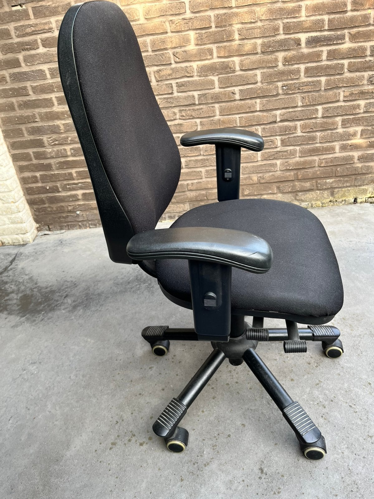 Zwarte bureaustoel verstelbaar, Maison & Meubles, Chaises de bureau, Enlèvement, Utilisé, Chaise de bureau, Ergonomique