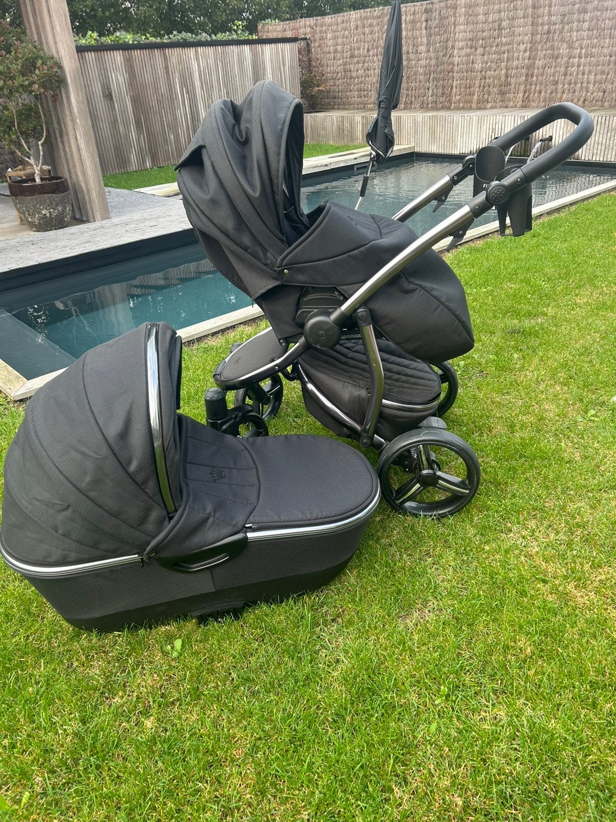 Wandelwagen FIRST zwart., Gebruikt, Combiwagen, Met reiswieg, Ophalen