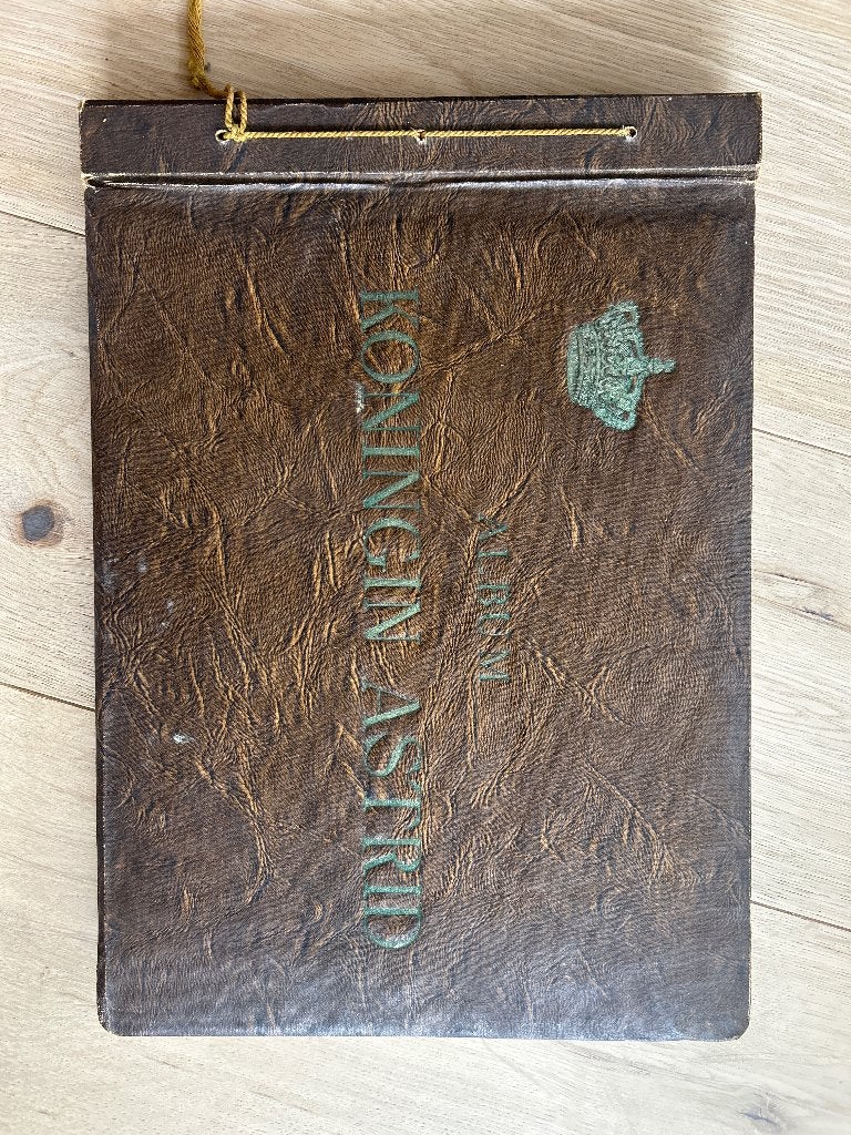 Album koningin Astrid, Verzamelen, Ophalen of Verzenden, Gebruikt, Kaart, Foto of Prent