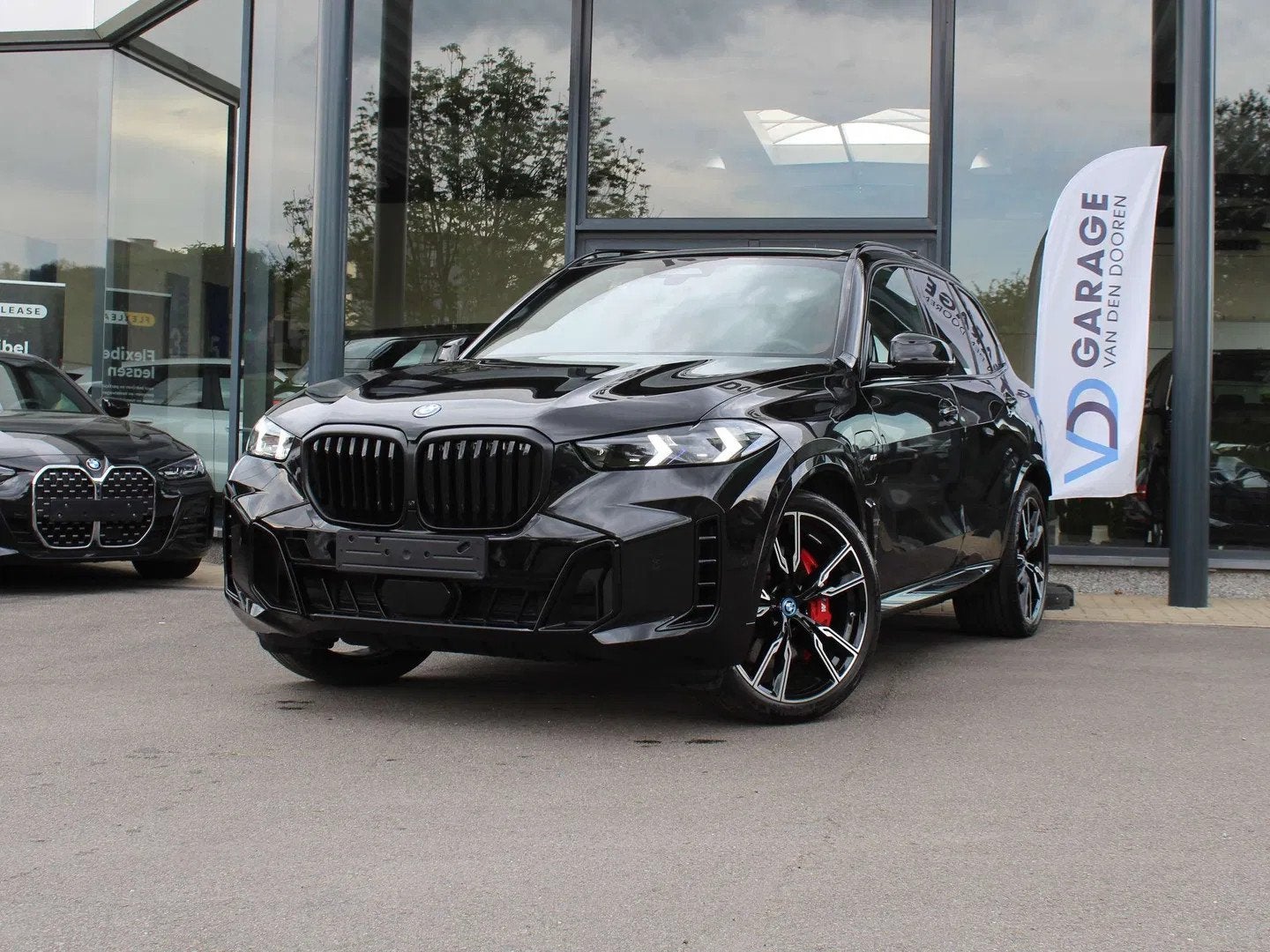 BMW X5 xDrive50e M Sport / SKYLOUNGE / HUD / 360CAM / TRK, Automaat, Gebruikt, Zwart, Leder