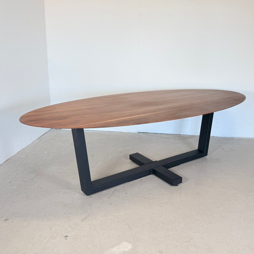 Table à manger ovale 260x120 en noyer massif- Bert Plantagie, Maison & Meubles, Tables | Tables à manger, Design, Autres essences de bois