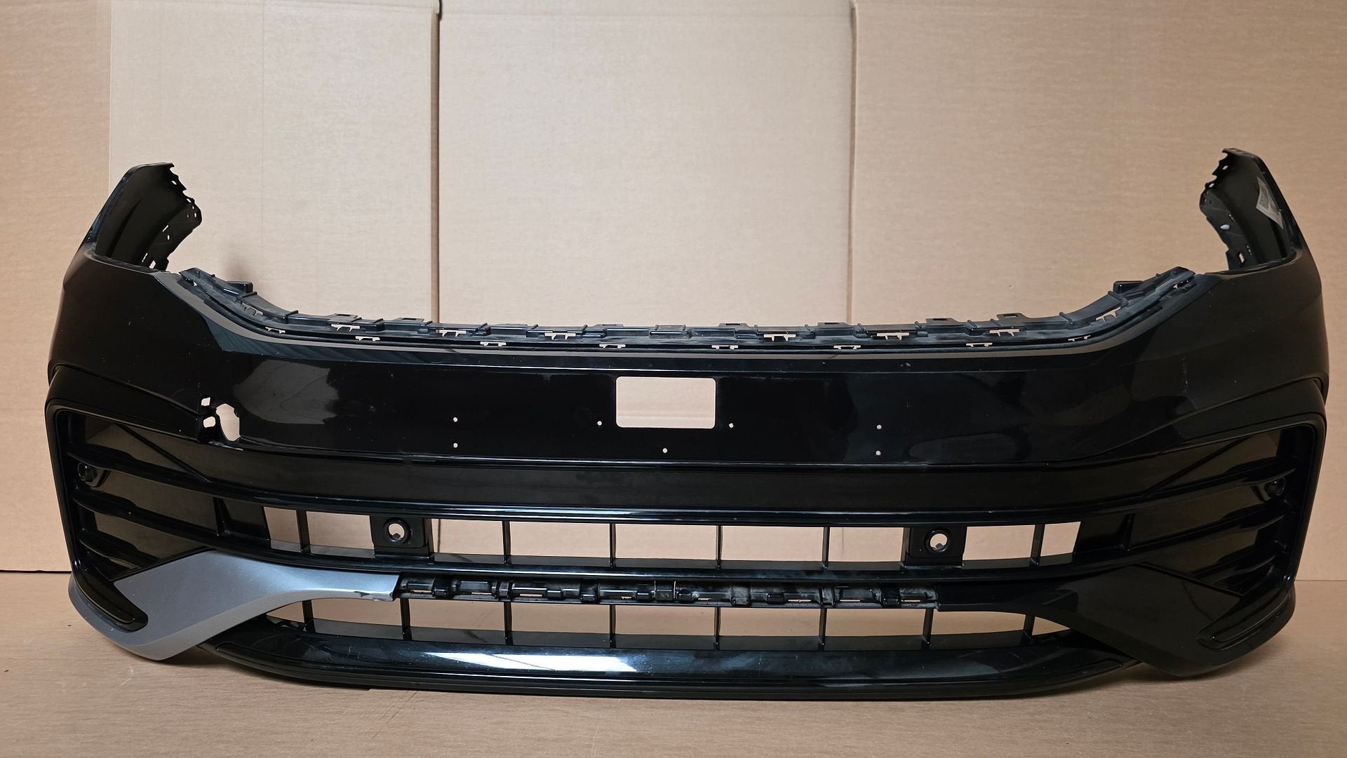 Voorbumper VW Tiguan 5NA R-line 6xPDC Facelift VOLKSWAGEN BU, -, Origine de la pièce connue, Utilisé, -