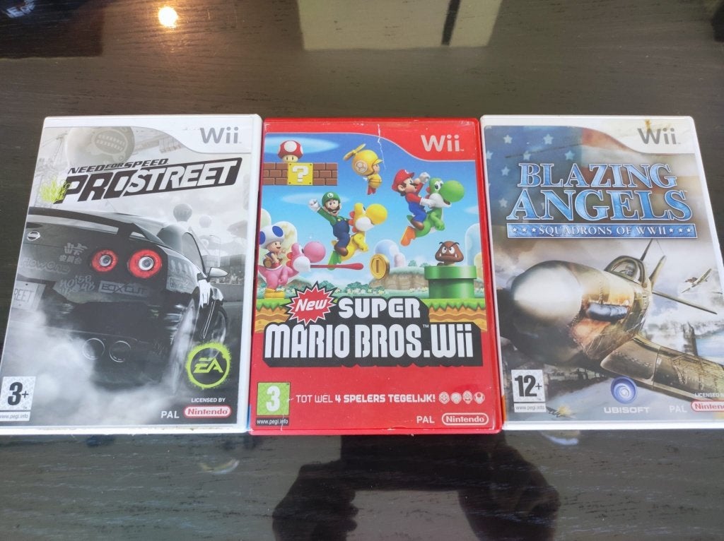 Wii console + 3 games, Games en Spelcomputers, Ophalen, Gebruikt, Met 2 controllers, Met games