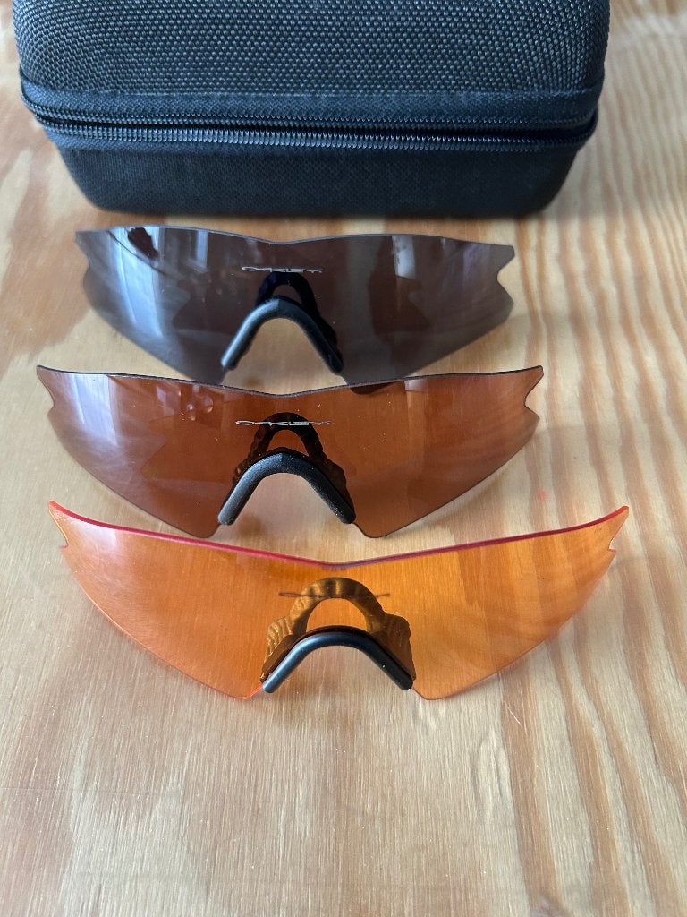 Oakley Pro M Frame Array Storage Case met 3 lenzen, Vélos & Vélomoteurs, Accessoires vélo | Autres Accessoires de vélo, Utilisé