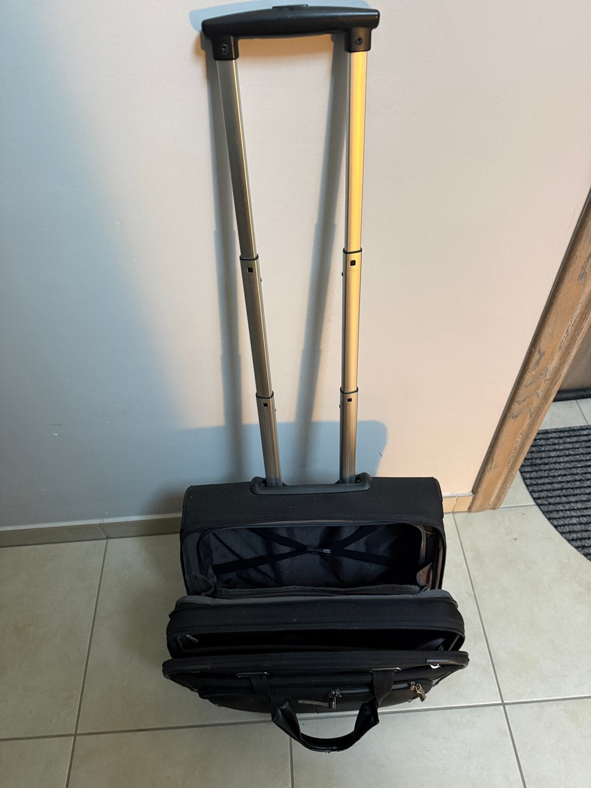Samsonite boekentas trolley, Informatique & Logiciels, Sacoches d'ordinateur portable, Noir, Poignée, Enlèvement, Utilisé