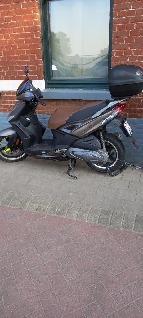 Kymco agility+ 16+ 125 cc bouwjaar 2023 2200km, Fietsen en Brommers, Ophalen
