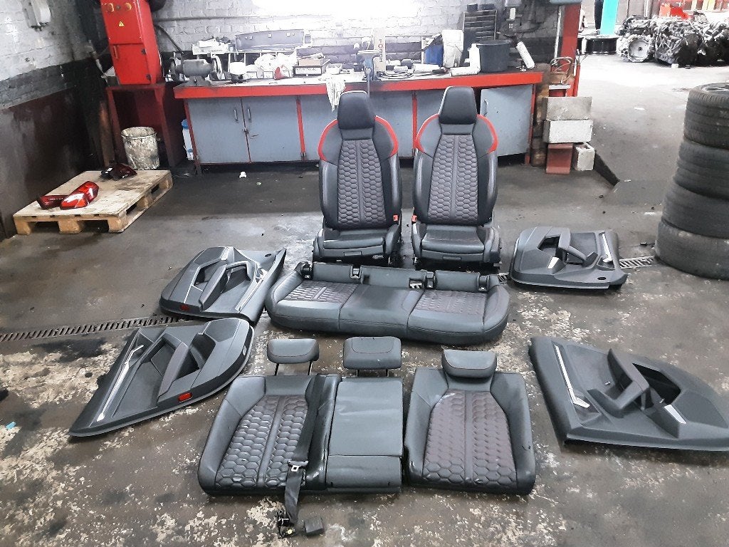 INTERIEUR Audi RS 3 Sportback (8YA) (01-2021/-), Gebruikt, Mevr. I. Hauben, Audi, Rue de l'Espoir 34 34
4030  GRIVEGNÉE, BE