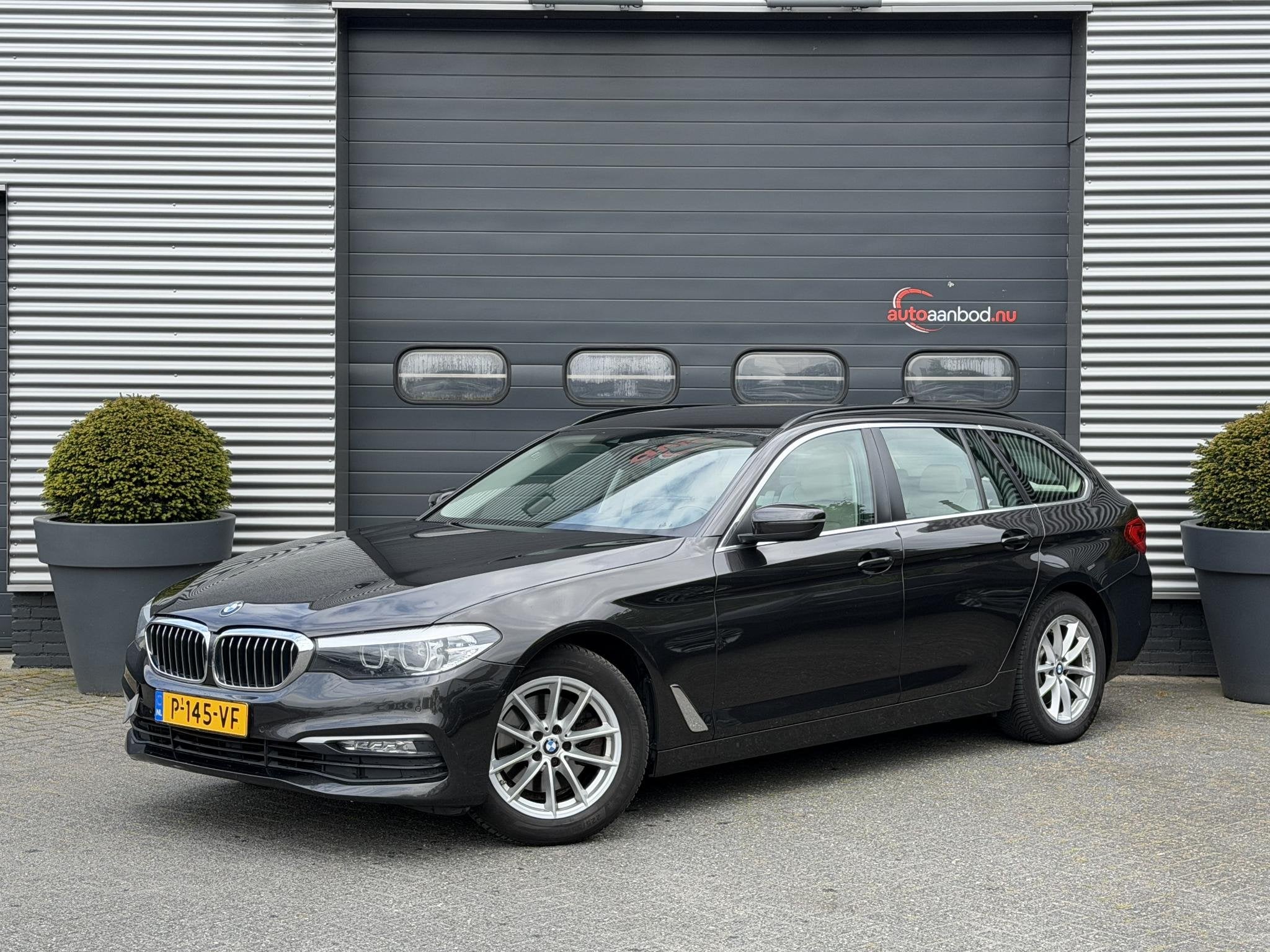 BMW 5-serie Touring 520d High Executive | Camera | Lederen B, Auto's, BMW, Automaat, Achterwielaandrijving, Euro 6, 4 cilinders