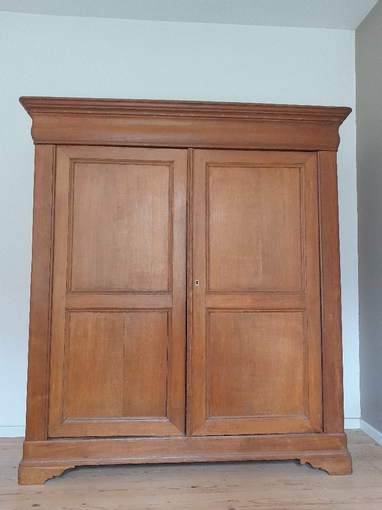 Armoire en chêne massif style Louis-Philippe (XIX siècle), Avec tiroir(s), 150 à 200 cm, Enlèvement, Utilisé