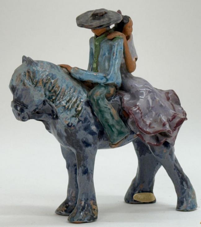 INGELS Rosa - R.I. gemonogrammeerd 'Man en vrouw op paard', Antiek en Kunst, Verzenden, Beeld, Man
