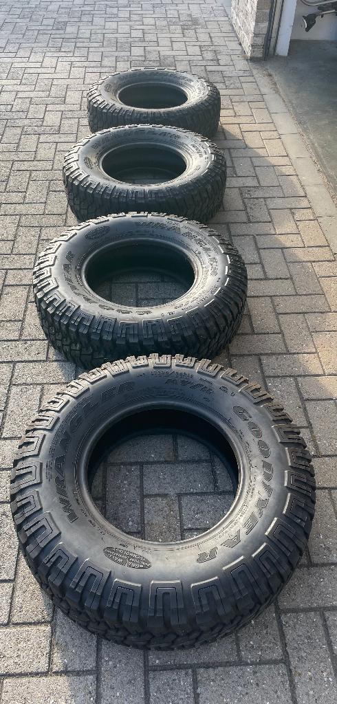 Goodyear Wrangler M/T 235/85R16, 16 pouces, Autre, Pneu(s), Enlèvement