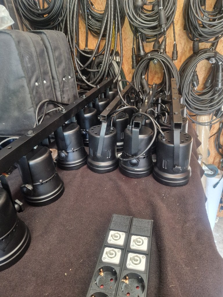 Set van 18 bij 36... 220V 30W, Ophalen, Zo goed als nieuw, Licht