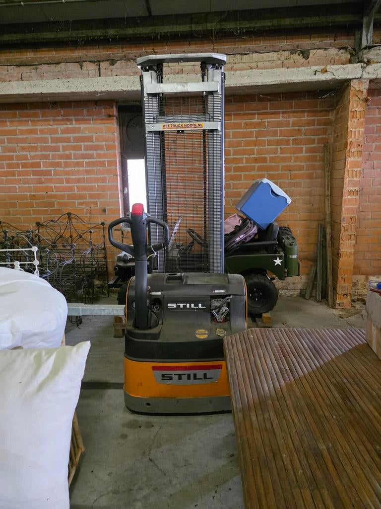 Still EGV 16, Enlèvement, Empileur