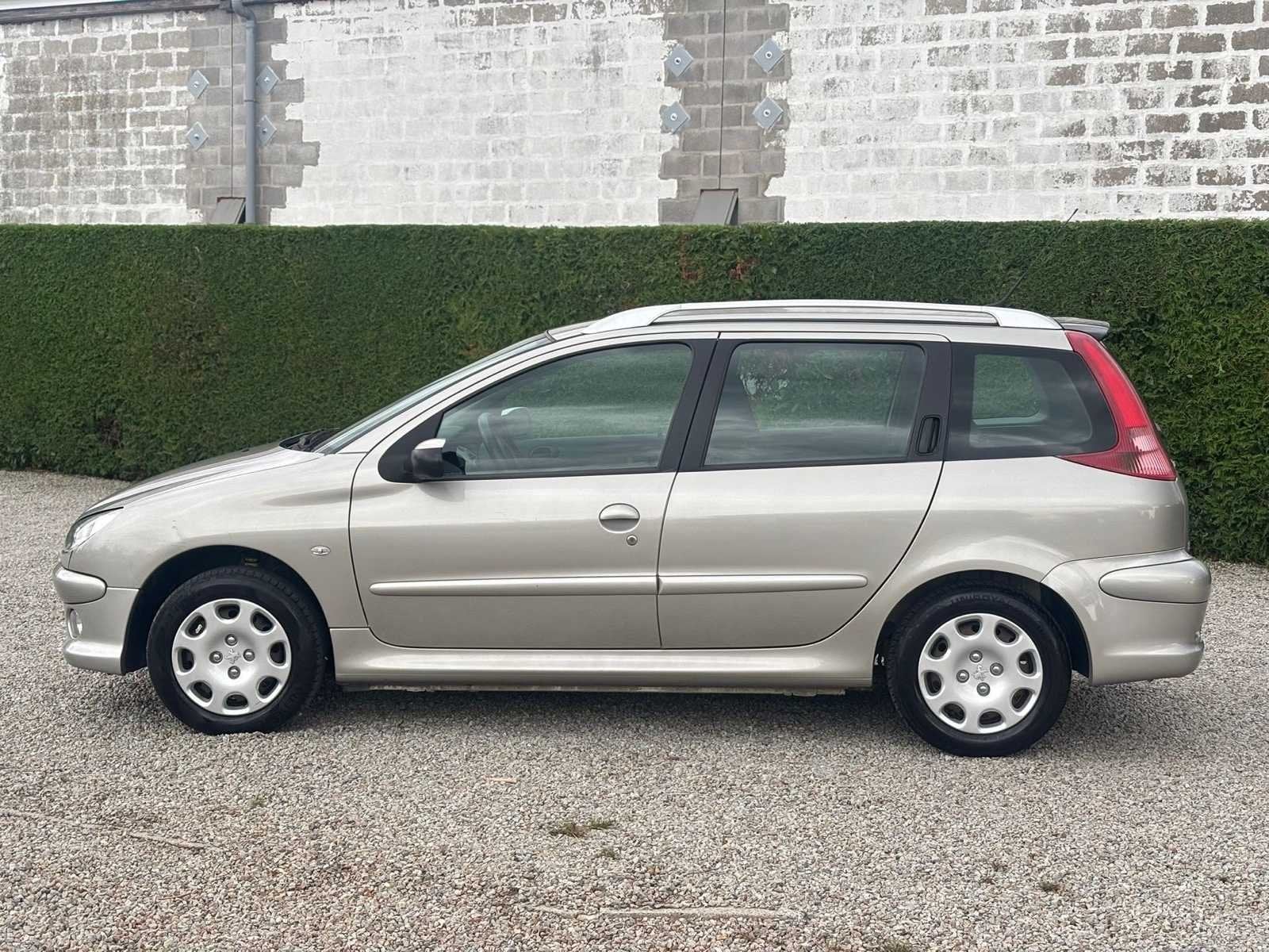 2006 Peugeot 206 Voiture 1.4i Essence 75 ch – 102 700 km, Autos, Achat, Entreprise, Autres carburants, Autre carrosserie