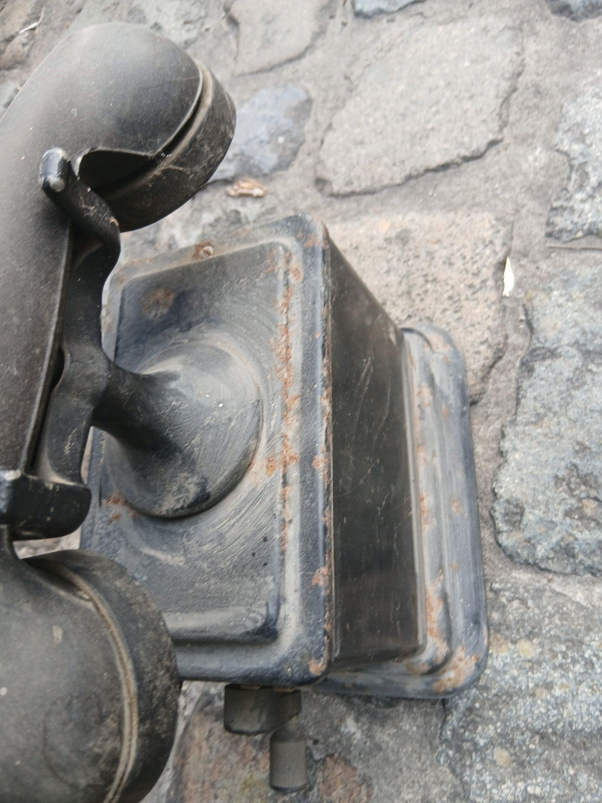 le telephone 1930 a45  ans, Enlèvement