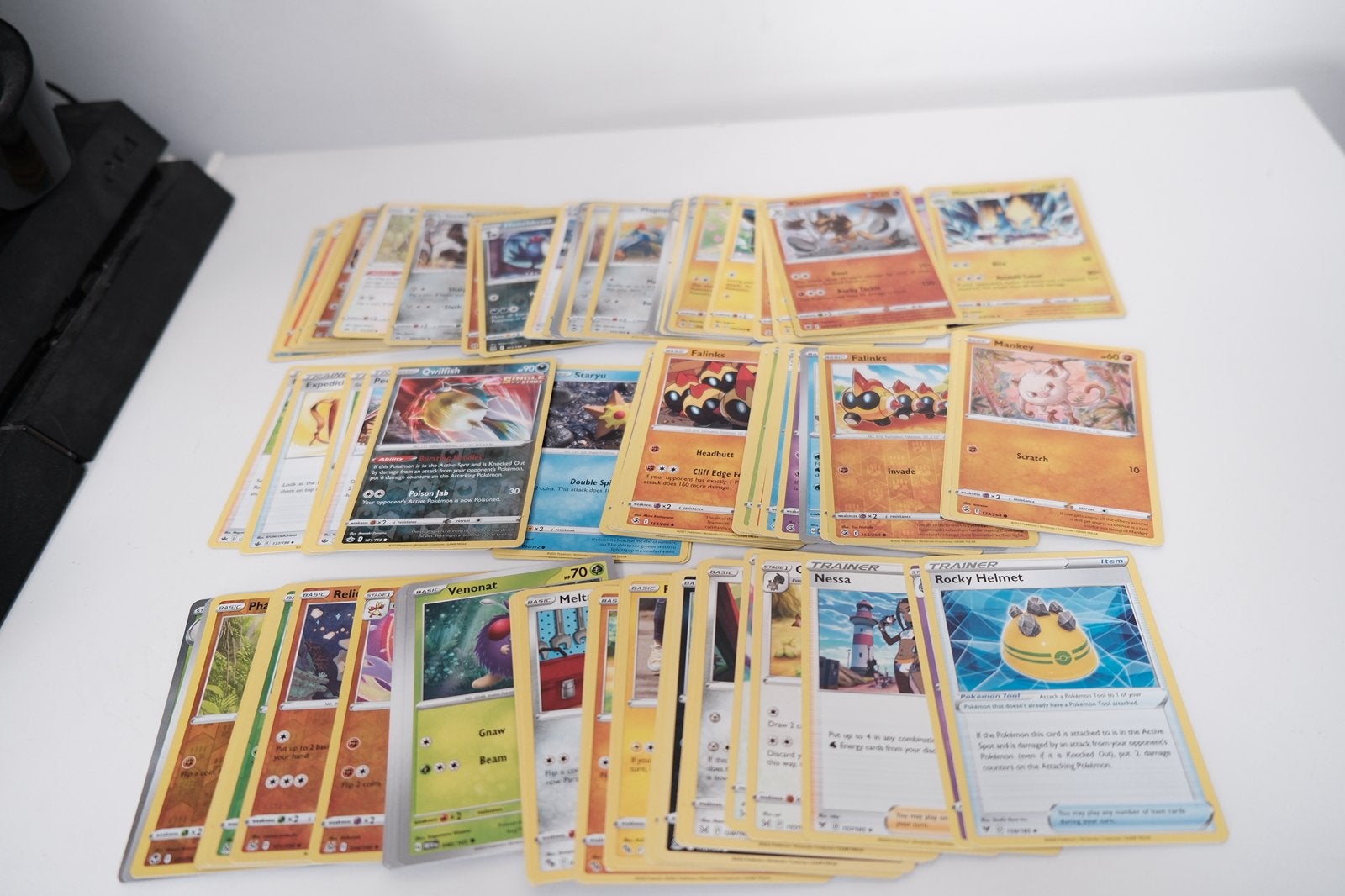 Random Pokémon kaarten - 102 kaarten, Hobby en Vrije tijd, Ophalen of Verzenden, Zo goed als nieuw, Meerdere kaarten, Foil