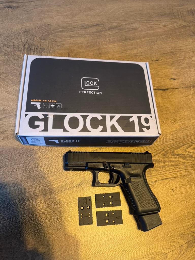 Glock 19 gen5 blowback CO2 4.5mm steel bb, Enlèvement ou Envoi, Comme neuf
