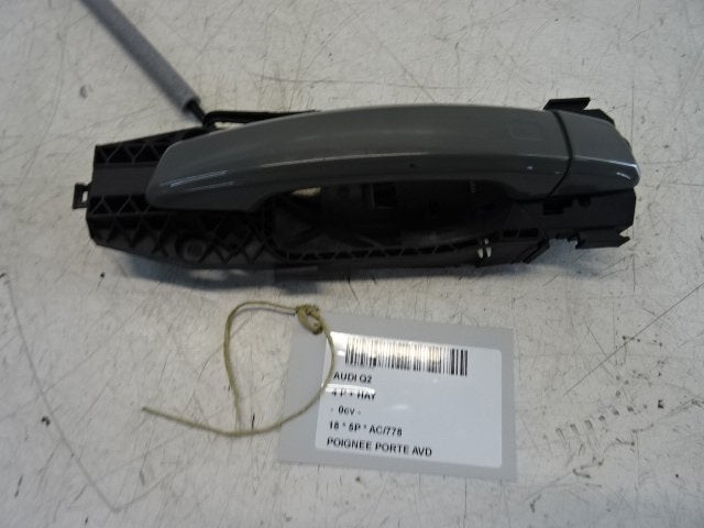POIGNEE EXTERIEURE AVANT DROITE Audi Q2 (GAB / GAG), Autos : Pièces & Accessoires, Utilisé, Avant, Audi