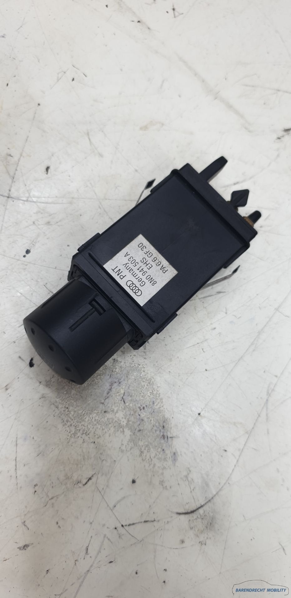 Interrupteur de d givrage de lunette arri re Audi TT 8N 8N09, AUDI AG, Auto-Union-Strasse 1
85045  Ingolstadt, DE, Audi, Utilisé