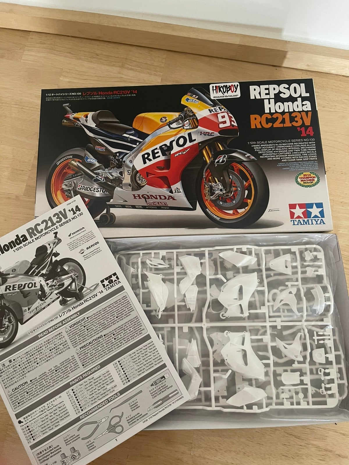 4 modelbouw motor, Hobby en Vrije tijd, Modelbouw | Auto's en Voertuigen, Ophalen, Zo goed als nieuw