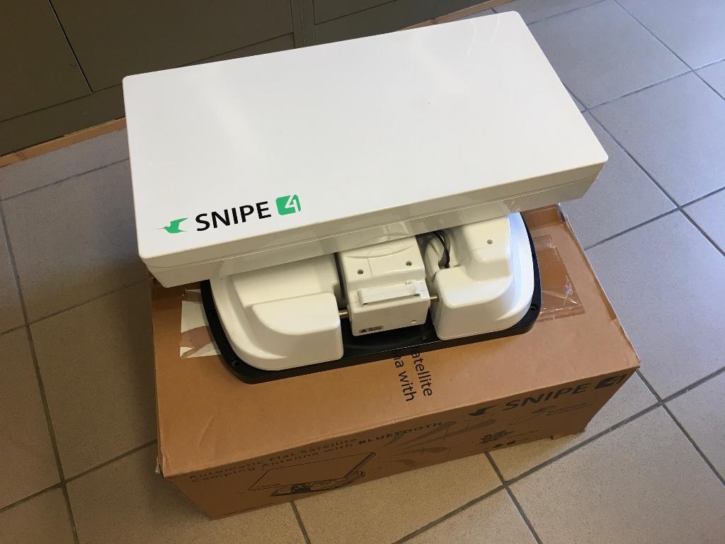 Satellietschotel Snipe4 + TVVlaanderen ontvanger voor Camper, Audio, Tv en Foto, Schotelantennes, Zo goed als nieuw, (Schotel)antenne