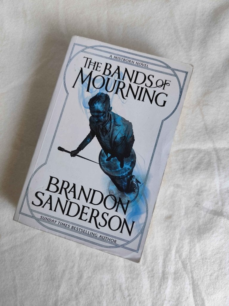 The Bands Of Mourning - Brandon Sanderson - EN, Boeken, Ophalen of Verzenden, Zo goed als nieuw, Brandon Sanderson