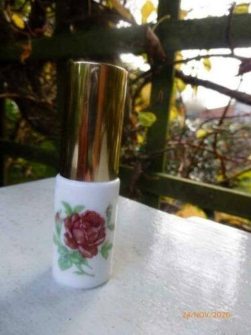 bloemenparfum (1 fles = 1 bloem) + parfumverstuiver, Ophalen of Verzenden, Zo goed als nieuw