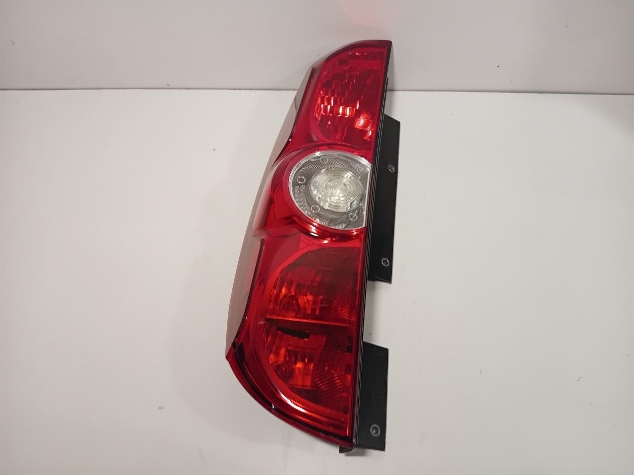 Achterlicht links buiten Fiat Doblo, Onderdelen@venauto.nl, Van der Ven Autorecycling B.V., Ettenseweg 76, 4706 PB Roosendaal, The Netherlands