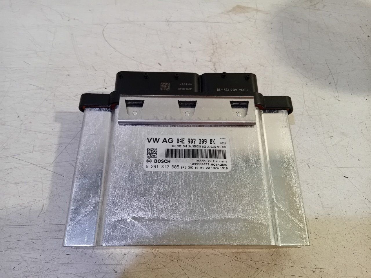 Computer motormanagement Volkswagen Tiguan, Onderdelen@venauto.nl, Van der Ven Autorecycling B.V., Gebruikt, Ettenseweg 76, 4706 PB Roosendaal, The Netherlands