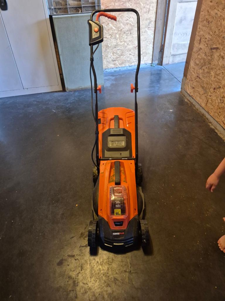 Grasmachine, Enlèvement