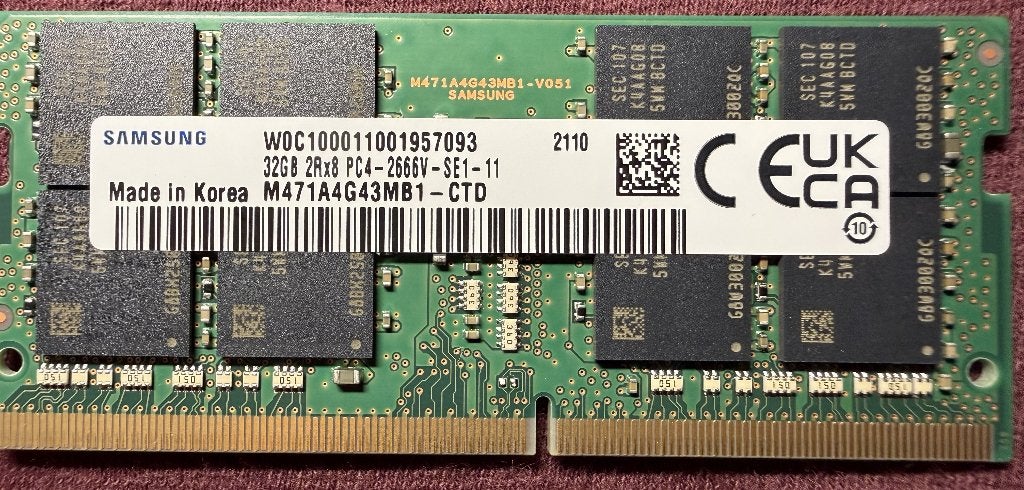 Samsung memory 32GB  SO-DIMM PC4-2666V-SE1-A, Computers en Software, 32 GB, DDR4, Ophalen of Verzenden, Zo goed als nieuw