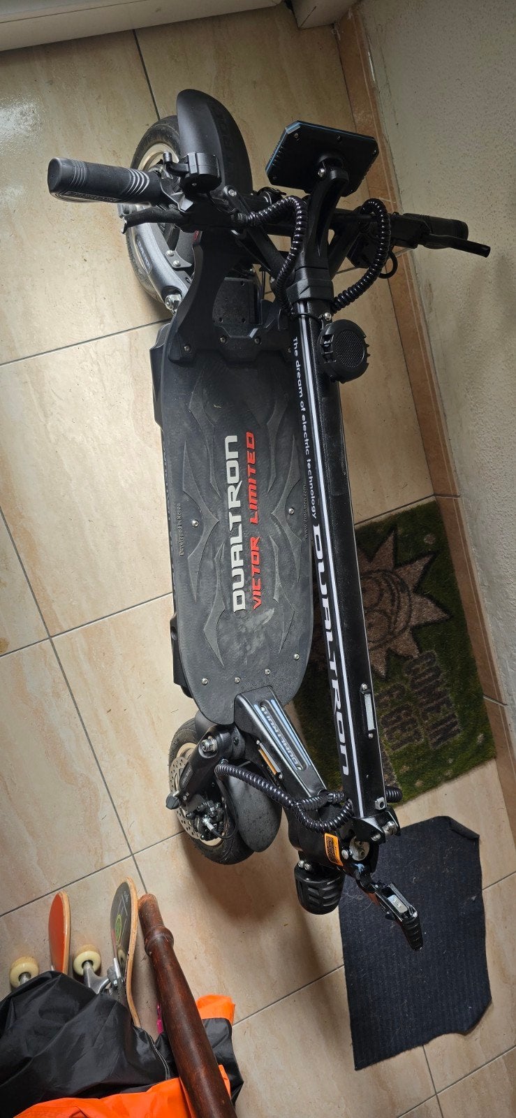 Dualtron Victor Limited + Batterie + chargeur rapide (31 Ah), Vélos & Vélomoteurs, Enlèvement, Comme neuf, Step électrique (E-scooter)