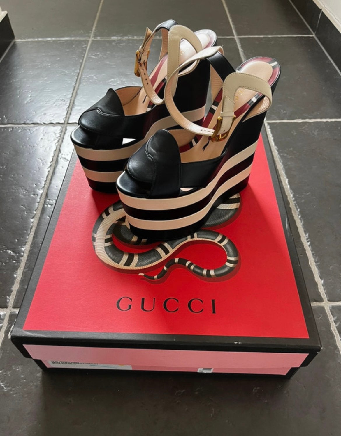 Gucci hakken, Blauw, Nieuw, Ophalen of Verzenden, Schoenen met hoge hakken