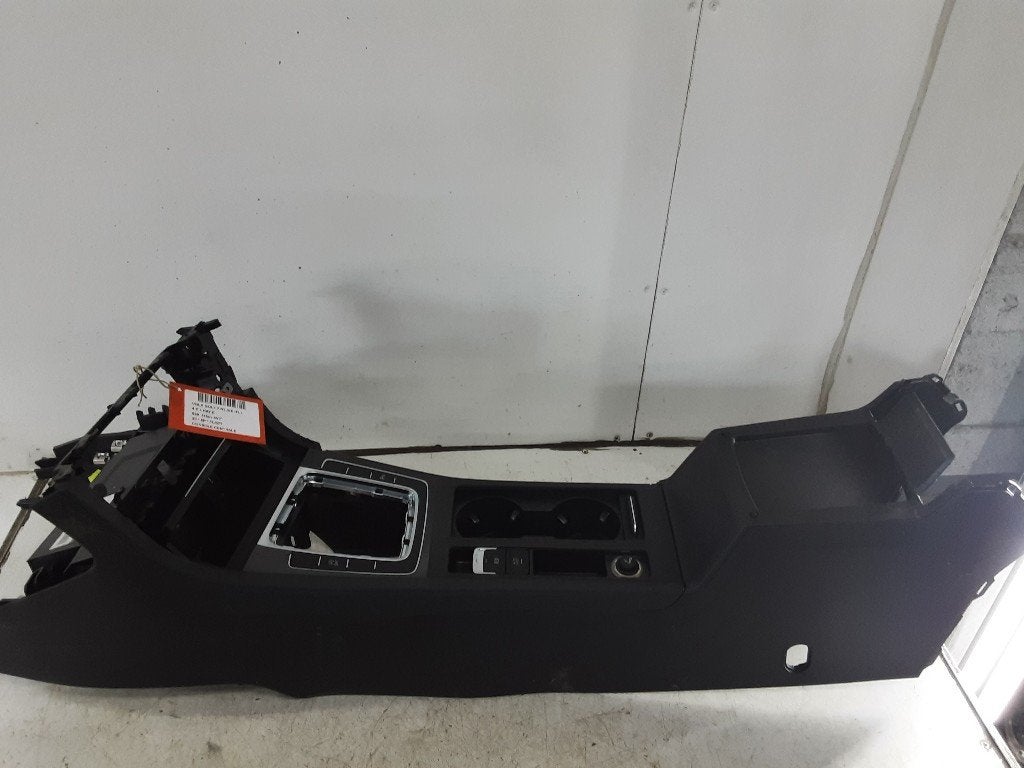 CONSOLE CENTRALE Volkswagen Golf VII (AUA) (01-2012/03-2021), Volkswagen, Mevr. I. Hauben, Utilisé, Rue de l'Espoir 34 34
4030  GRIVEGNÉE, BE