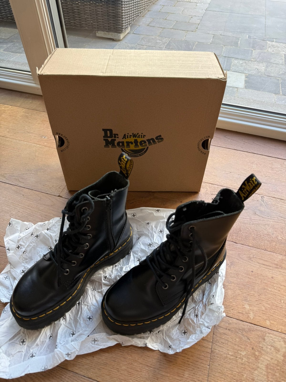 Bottes Dr. Martens Jadon en cuir noir taille 37, Vêtements | Femmes, Chaussures, Enlèvement ou Envoi, Comme neuf, Boots et Botinnes