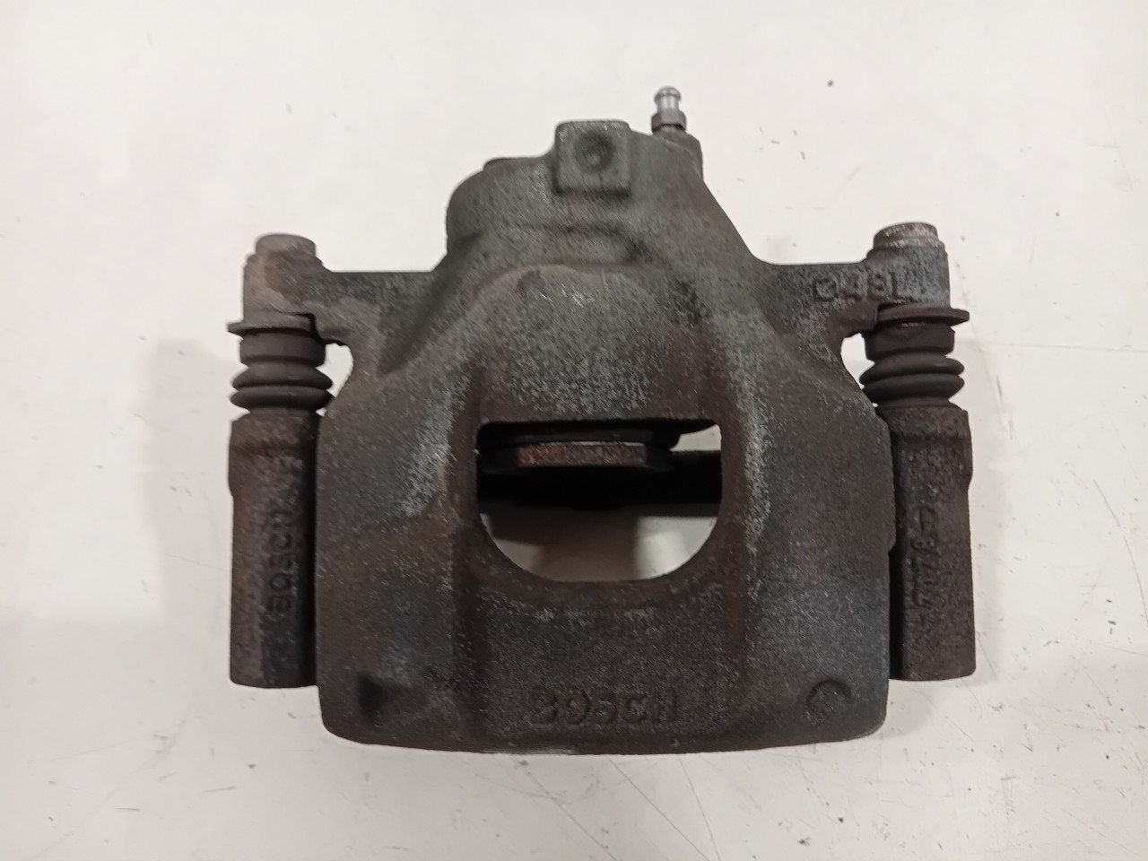 Remklauw links voor Peugeot 108, Onderdelen@venauto.nl, Van der Ven Autorecycling B.V., Ettenseweg 76, 4706 PB Roosendaal, The Netherlands