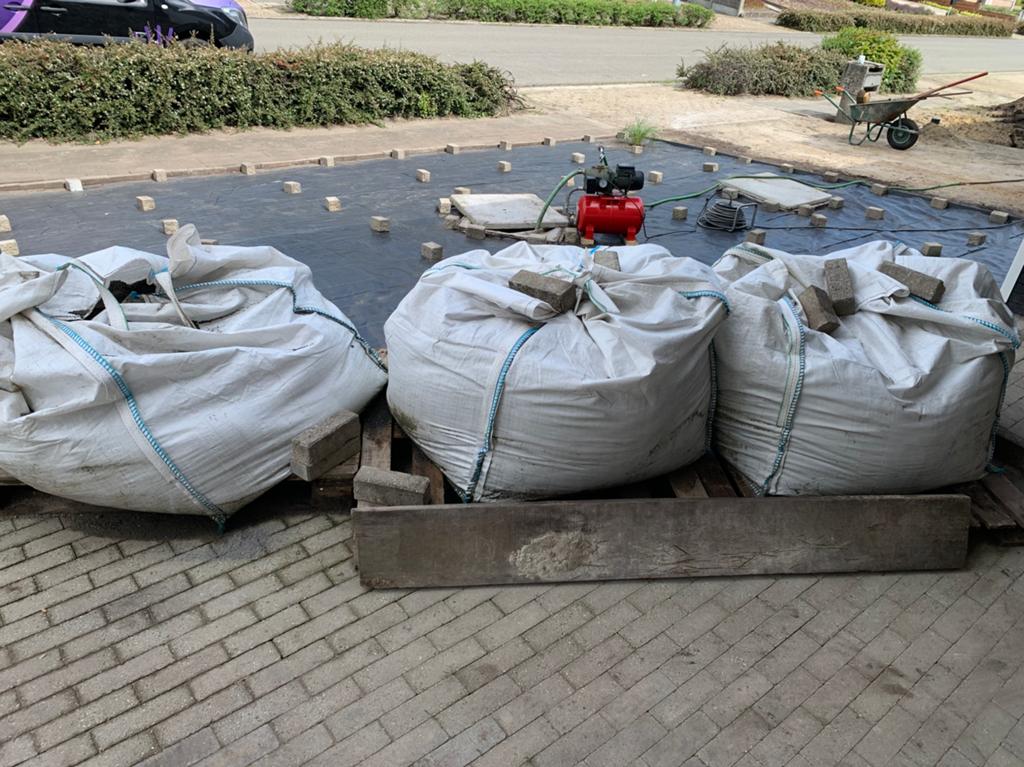 3 zakken porfier, split, Tuin en Terras, Grind, Keien en Split, Zo goed als nieuw, Split, Ophalen