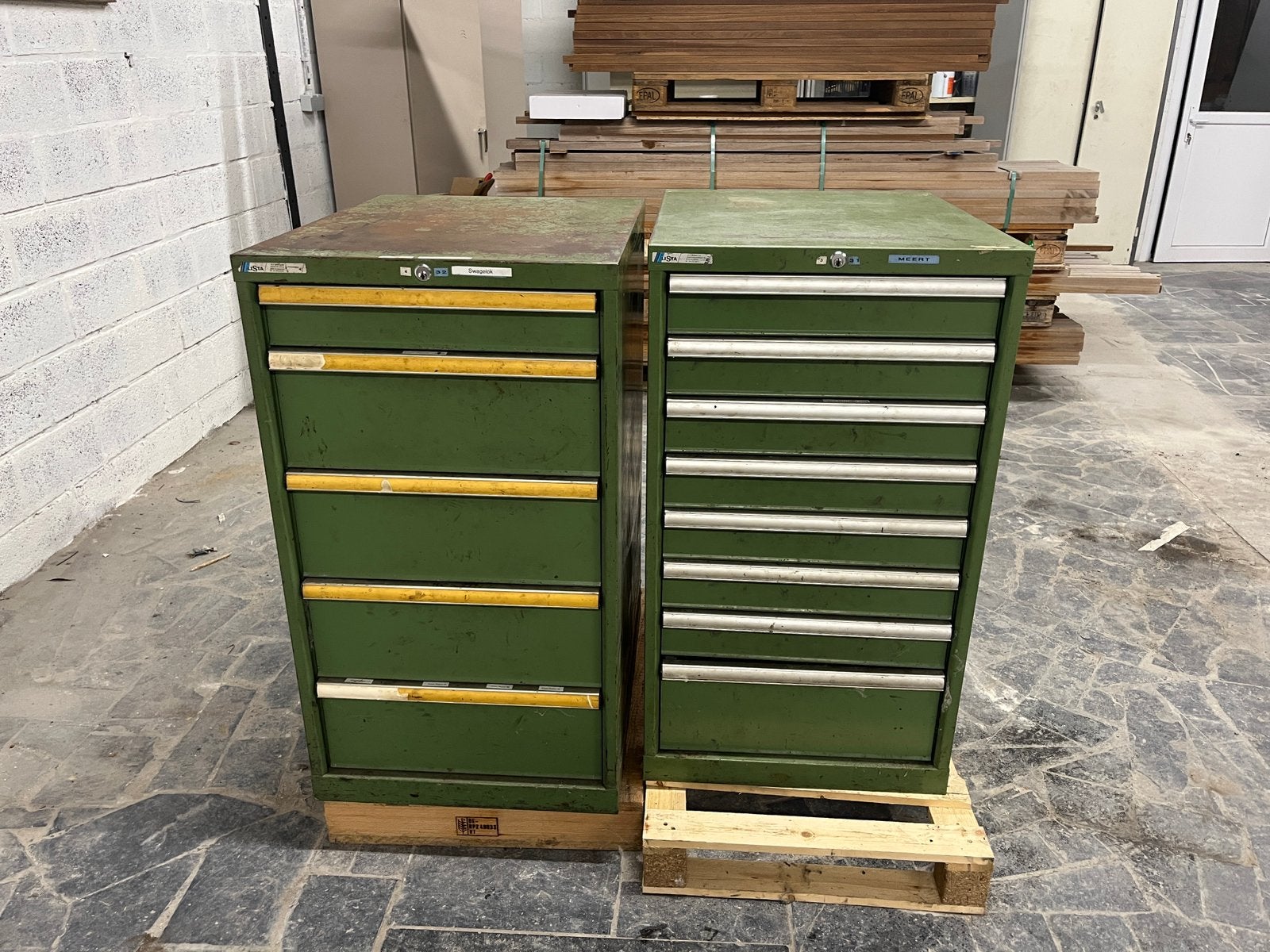 Lista kast / gereedschapskast / ladekast, Ophalen