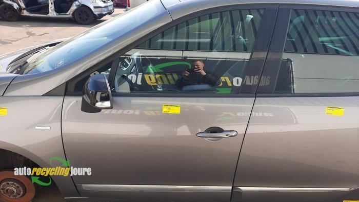 Portière 4portes avant gauche d'un Renault Grand Scenic (TE, -, Renault, -, 3 mois de garantie
