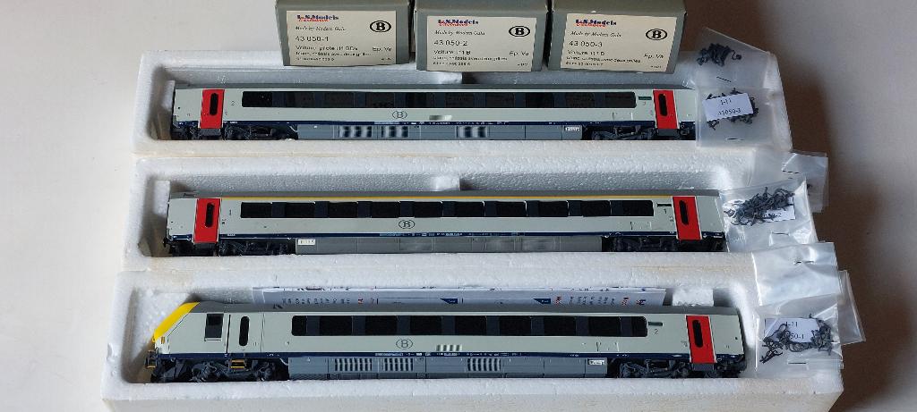 SNCB/NMBS LE MODELS SET PILOTE I11BDX+2X I11B*HO*DC43050, Autres marques, Analogique, Set de Trains, Envoi