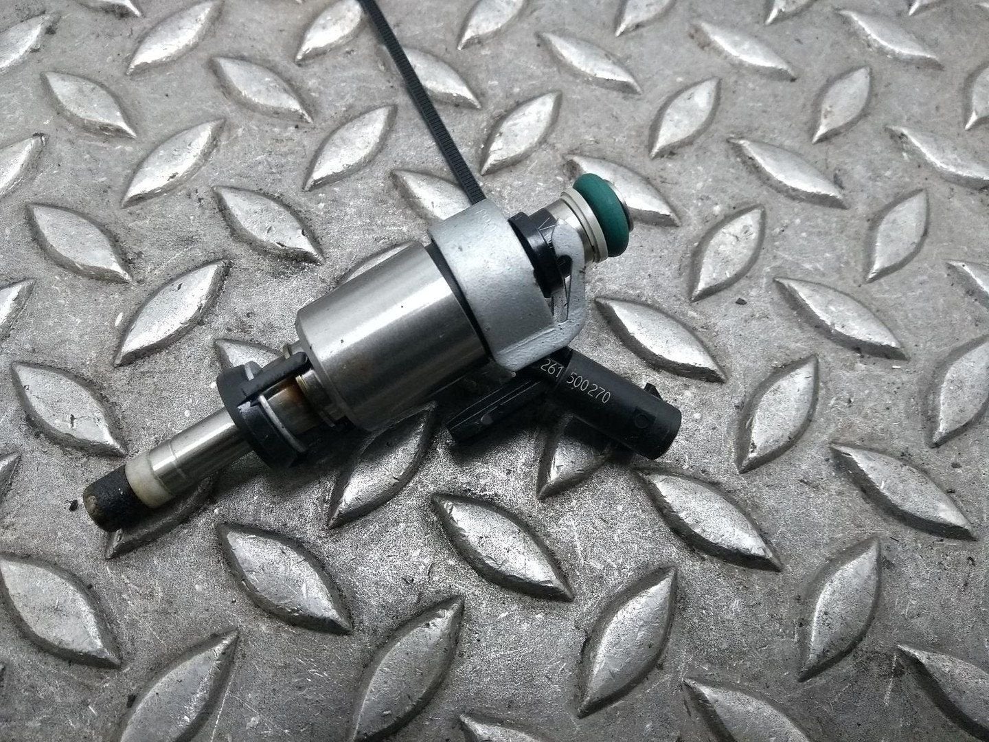 VOLKSWAGEN GOLF BRANDSTOF INJECTOR / VERSTUIVER 2018, Ophalen of Verzenden, Gebruikt, Stiba lid