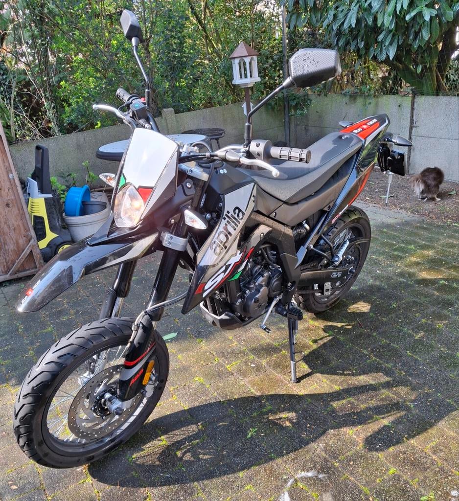 Moto: Aprilia SX 125 met 1016 km , zeer goede staat., Motoren, Particulier